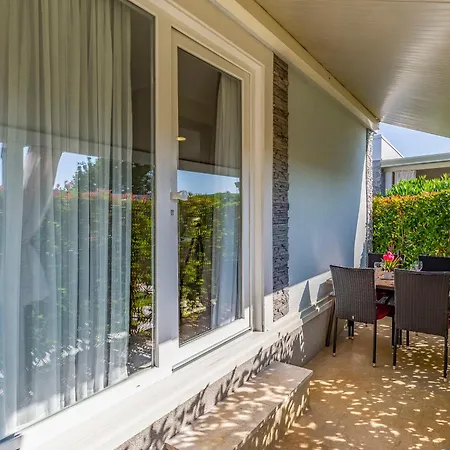 Luxury Premium-2 By Interhome Pola