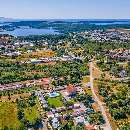 Holiday Home Mobile Home Luxury Premium-2 By Interhome 別荘