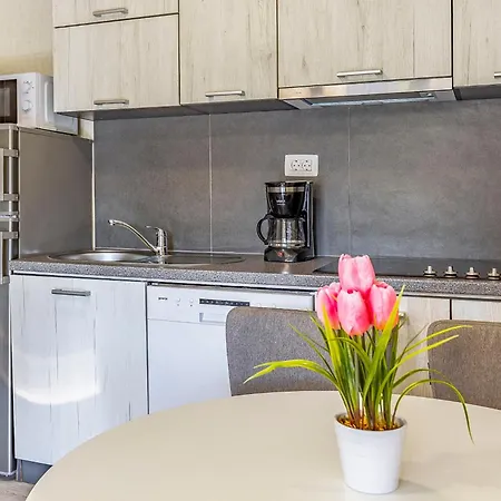 Holiday Home Mobile Home Luxury Premium-2 By Interhome * プーラ