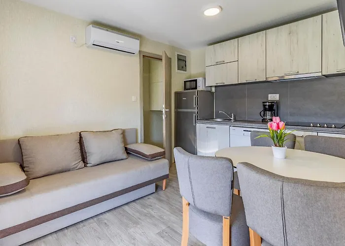 펜션 Mobile Luxury Premium-2 By Interhome 풀라